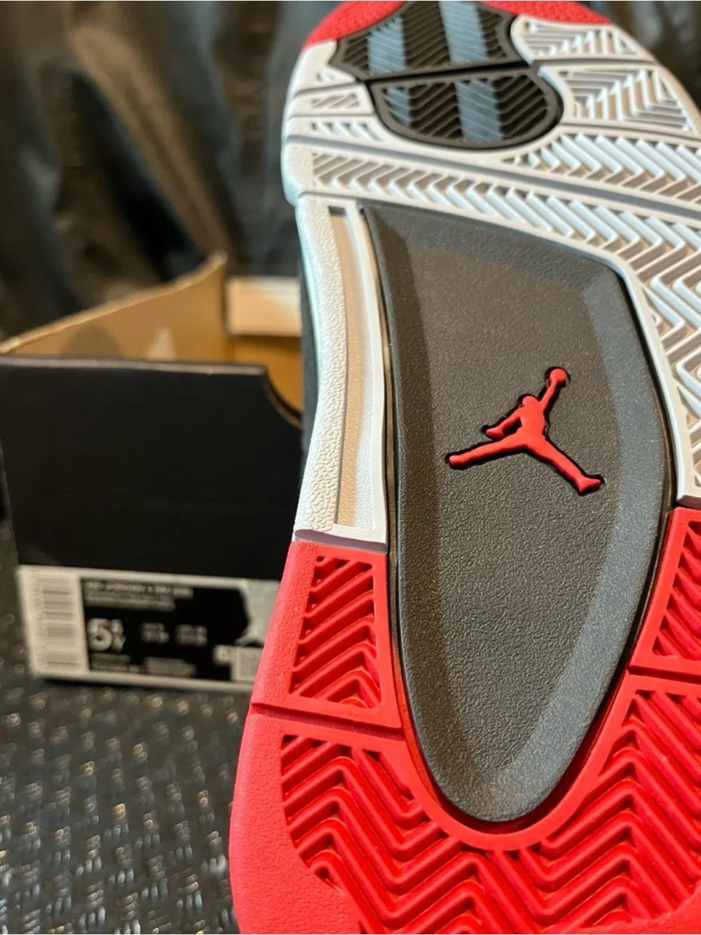 Nike Air Jordan 4 RM Box has no lid Shoes are brand new in original box